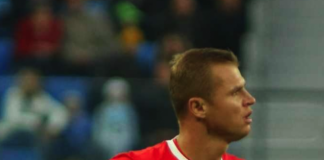 Дмитрий Тарасов дал клятву не изменять жене «с доступными собаками»