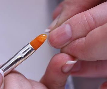 Гель-лак или наращивание ногтей — что выбрать?