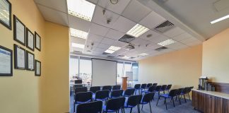 Что представляют собой конференц-центр?