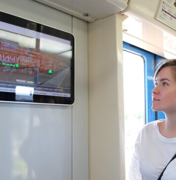 Реклама в метро: преимущества, виды