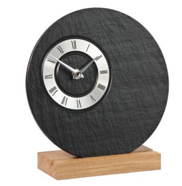 Настольные часы с логотипом: один из самых эффективных и бюджетных маркетинговых инструментов