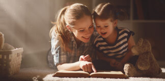 Как читать детям сказки?