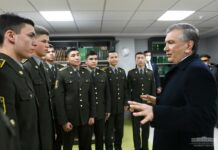 Глава РУз посетил военные образовательные учреждения СГБ