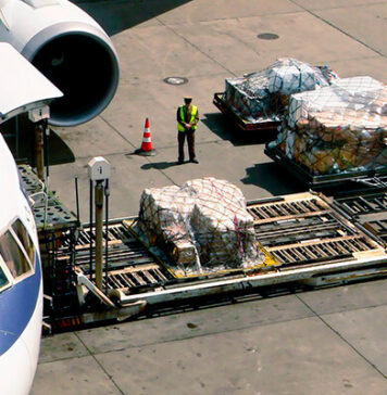 Особенности и преимущества авиаперевозок различных типов грузов