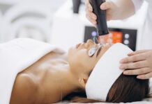 Аппаратная косметология: с какого возраста можно начинать?
