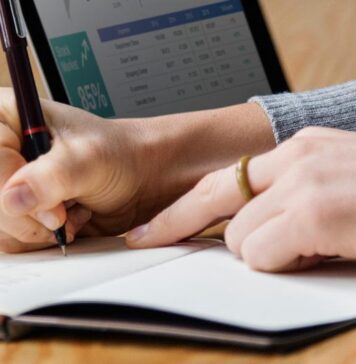 Что включает в себя управление закупочной деятельностью?