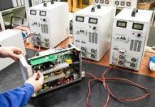 Как выполнять техническое обслуживание ИБП?