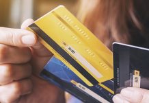 Почему банки дают кредитные карты?