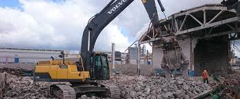 Демонтаж производственных зданий: все, что вам нужно знать