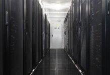 Размещение серверов: Как выбрать идеальное место для вашего бизнеса
