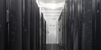 Размещение серверов: Как выбрать идеальное место для вашего бизнеса