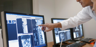 Инновации в медицине: Роль разработки программного обеспечения в современной здравоохранении