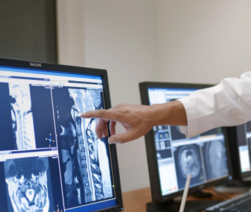 Инновации в медицине: Роль разработки программного обеспечения в современной здравоохранении